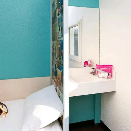 Hotelf1 Rouen Louviers Val De Reuil Rénové