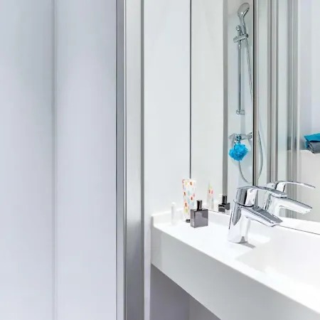 Hotelf1 Rouen Louviers Val De Reuil Rénové